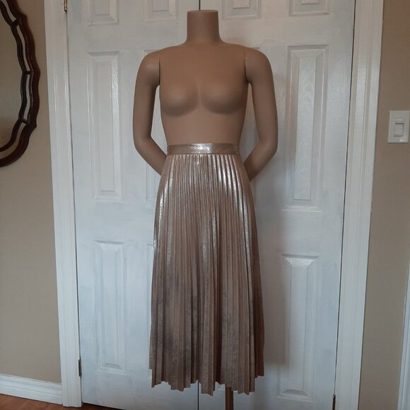 CHAPS Shiny Gold Metallic Flowy Pleated Accordion Fold Midi Skirt - Size Medium - Picture 4 of 12